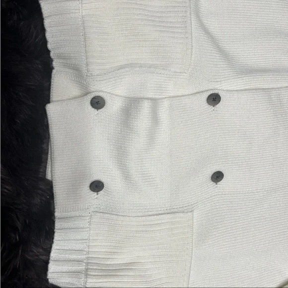 Elegant White Double-Breasted Zip-Up Sweater